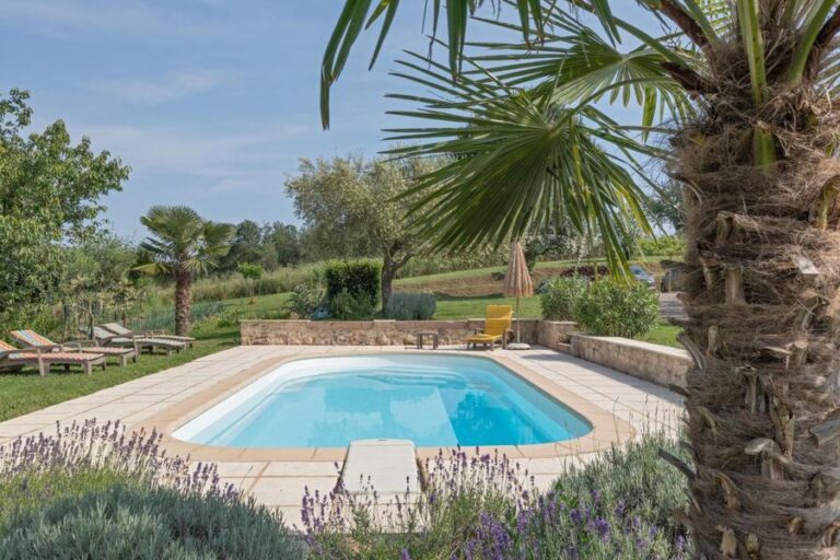 Domaine des Clauses - Clos des Oliviers - Fauch - Gîtes de France - piscine