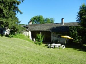 Accés sur coin pelouse
